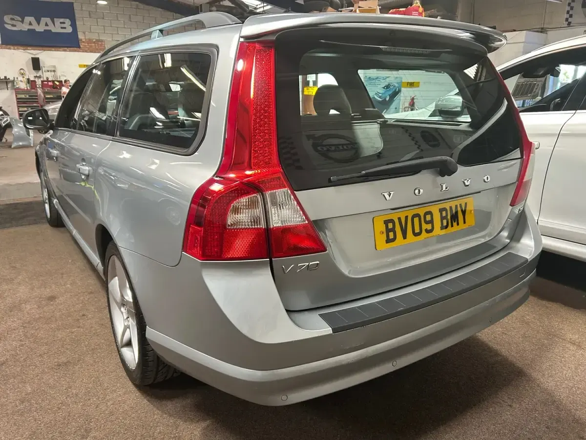 Used Volvo V70 SE 2009 Silver Estate