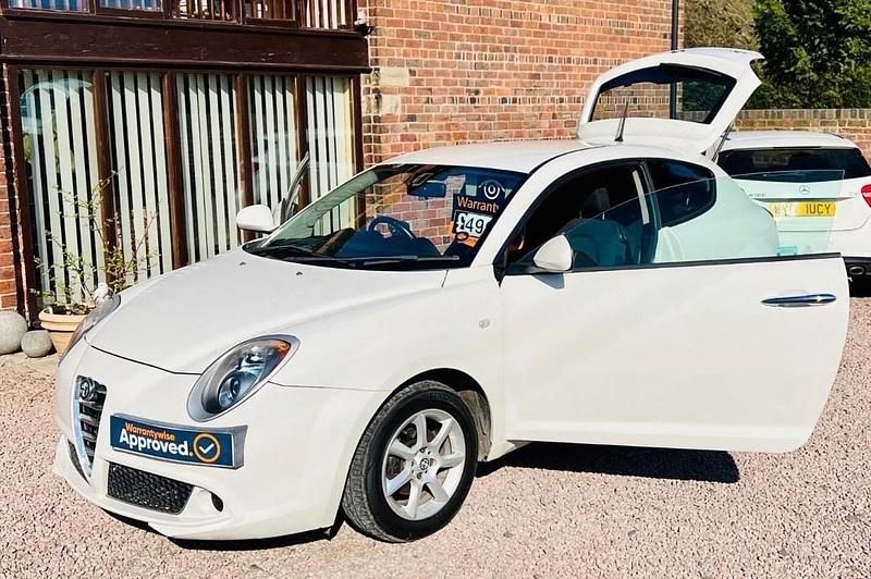 Used Alfa Romeo MiTo Progression 105 HP (77 kW) 2016 White Hatchback
