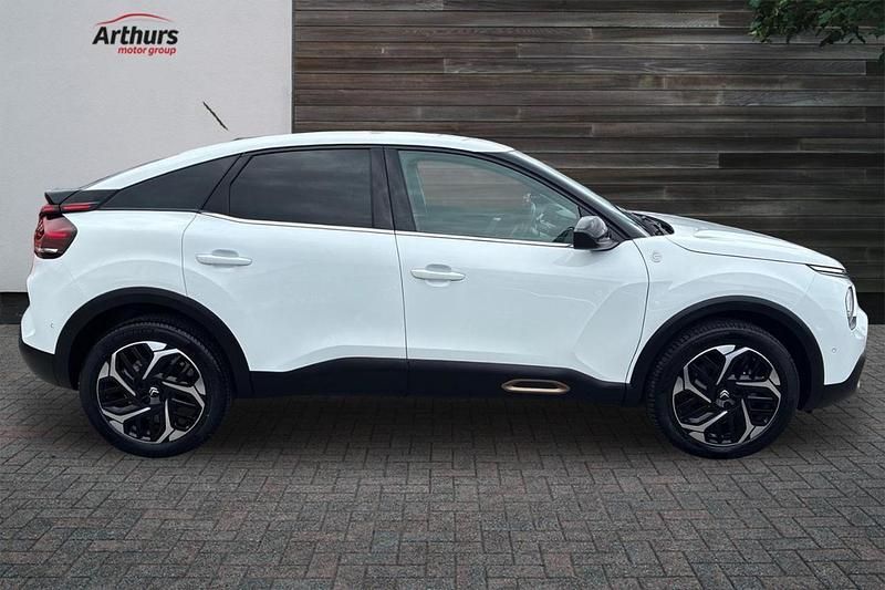 White Used 2023 Citroën C4 PureTech Hatchback | £15,190 (Fair price) - Image 1/4