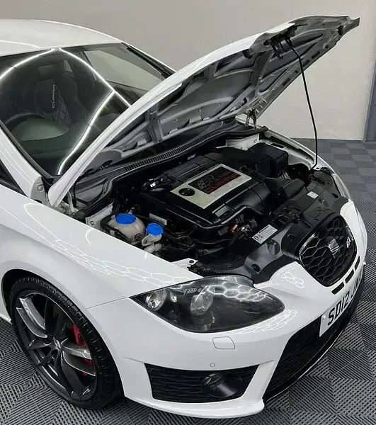 Used Seat Leon CUPRA 2012 White Hatchback