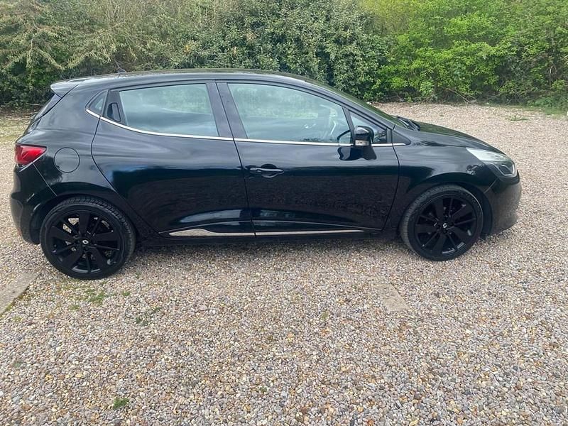Used Renault Clio IV Dynamique 2015 Black Hatchback