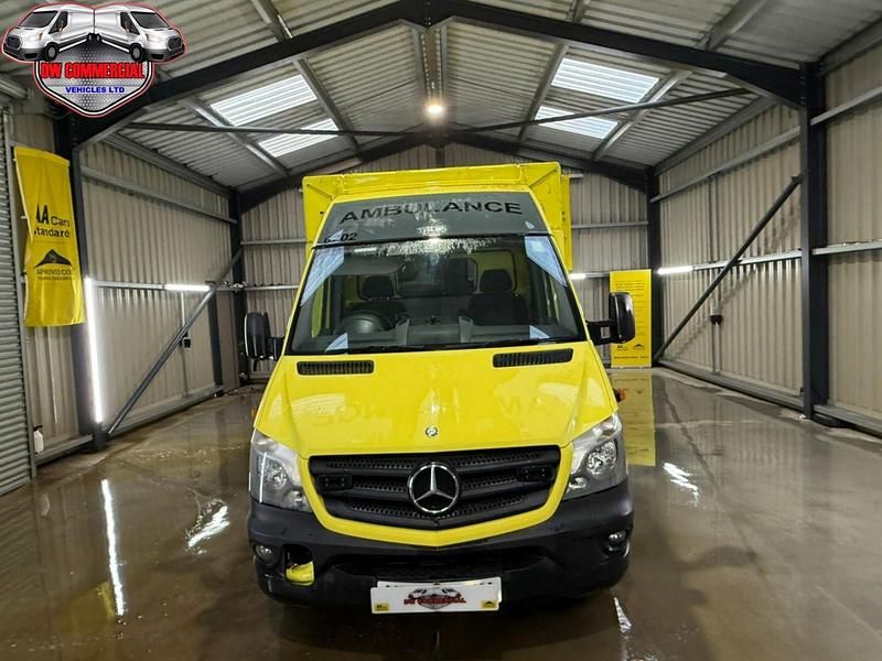 Used Mercedes Sprinter 190 HP (139 kW) 2015 Yellow Van