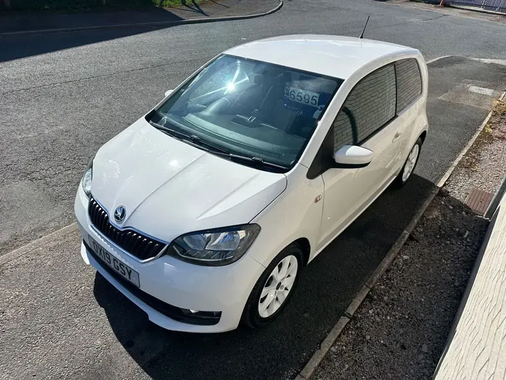 Used Skoda Citigo Colour Edition 60 HP (44 kW) 2019 White Hatchback