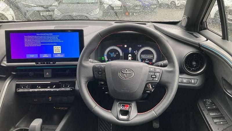 Used Toyota C-HR Sport 223 HP (164 kW) 2024 Platinum white pearl bitone SUV