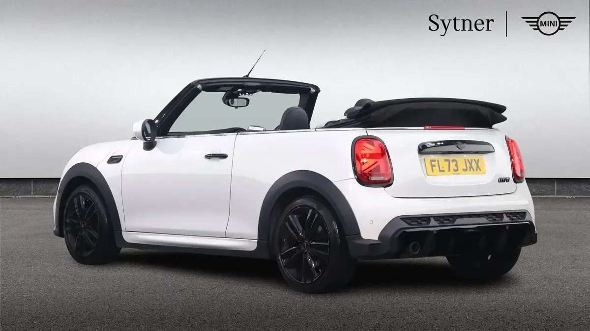 Used Mini Cooper Sport 134 HP (98 kW) 2023 White Hatchback
