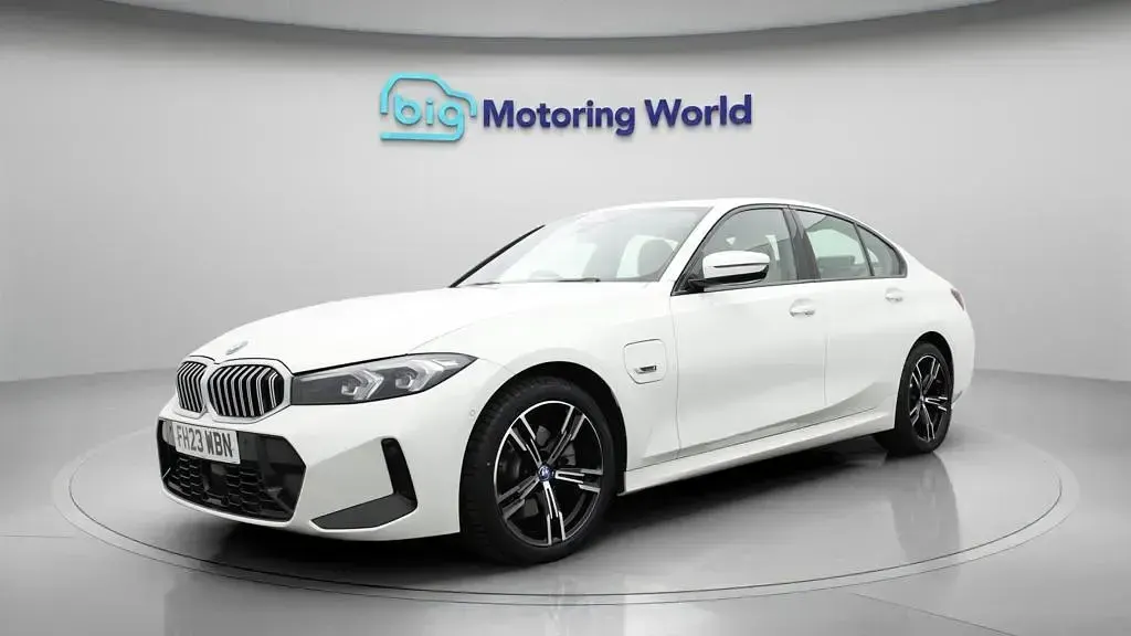 Used BMW 330e M Sport 292 HP (214 kW) 2023 White Sedan