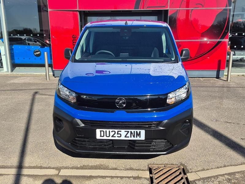 New Vauxhall Combo S 101 HP (74 kW) 2025 Blue MPV