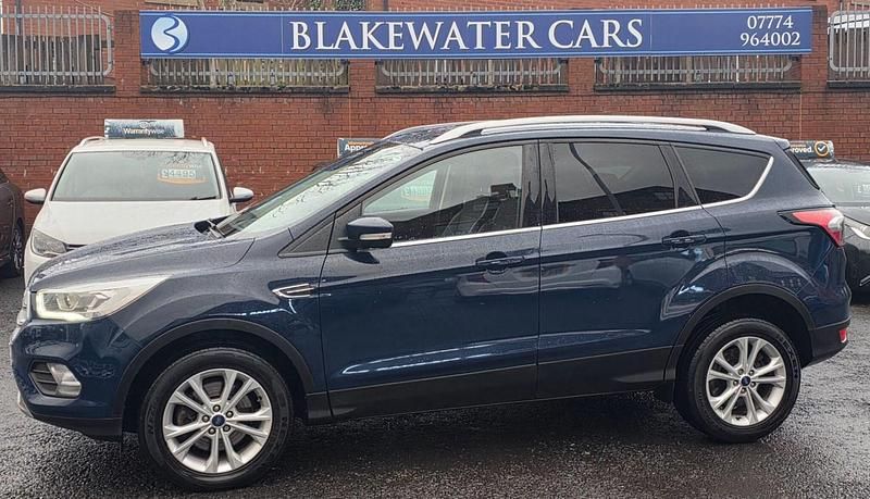 Usado Ford Kuga Titanium 120 CV (88 kW) 2018 Azul SUV