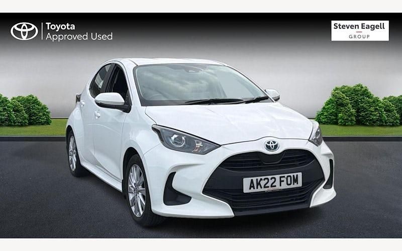 Used 2025 Toyota Yaris Hybrid Hatchback | £17,758 (Good price) - Image 1/3