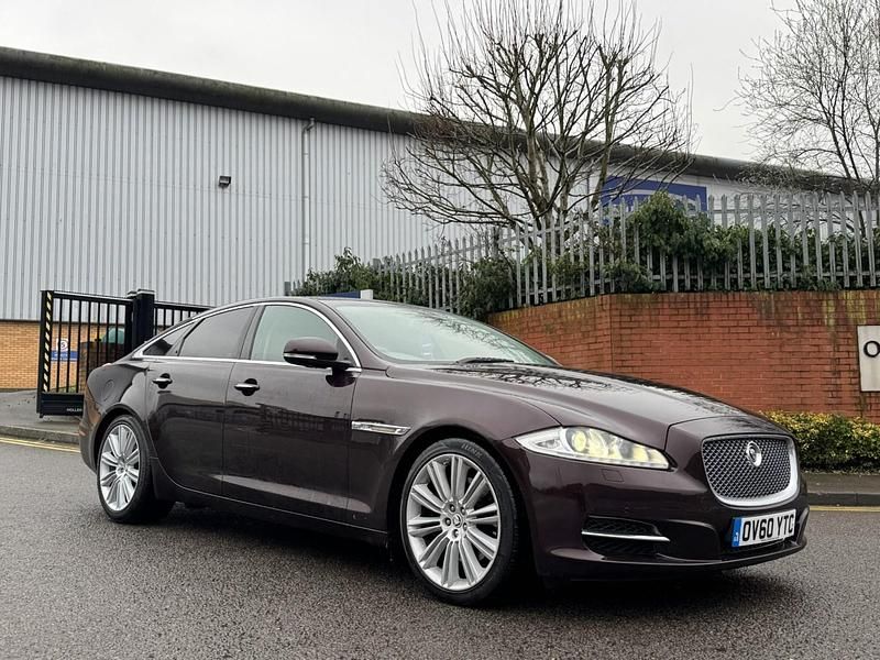 Used Jaguar XJ Portfolio 275 HP (202 kW) 2010 Red Sedan