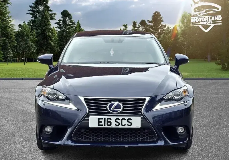 Used Lexus IS300h 219 HP (161 kW) 2015 Blue Sedan