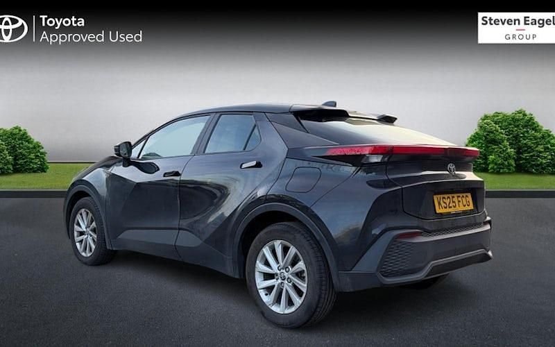 Used Toyota C-HR 140 HP (102 kW) 2026 SUV