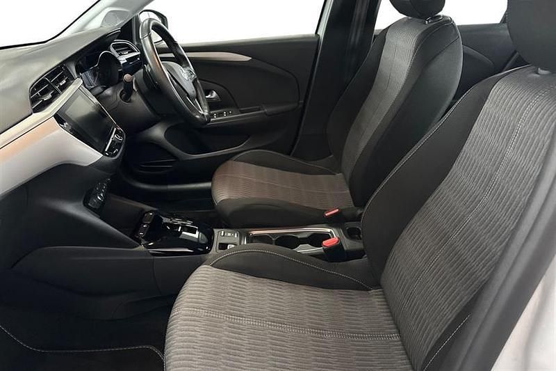 Used Vauxhall Corsa Edition 100 HP (73 kW) 2022 Jade white Hatchback