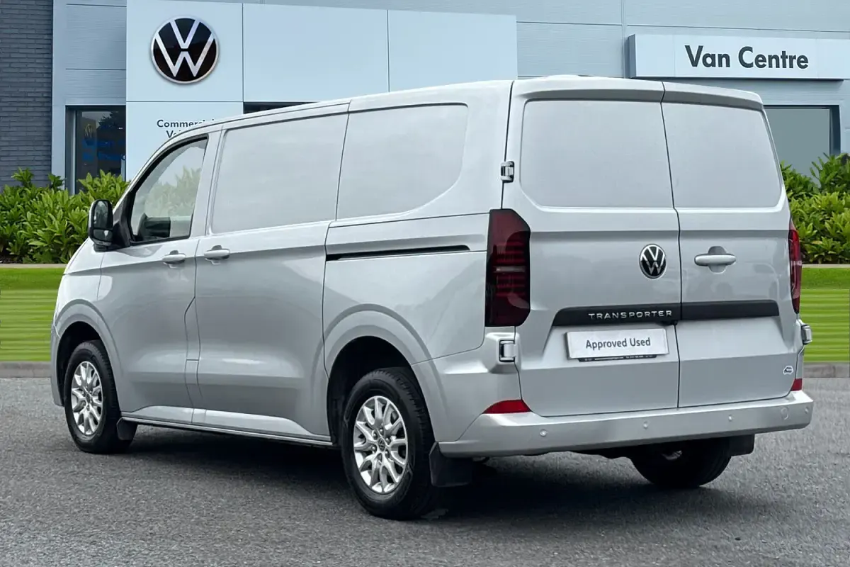 Używany VW Transporter Pro 110 KM (80 kW) 2025 Szary Van