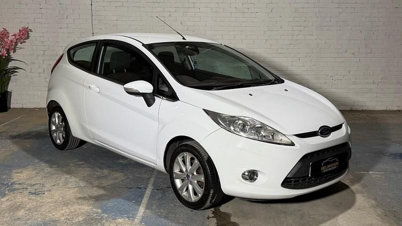 Used Ford Fiesta Zetec 2009 White Hatchback