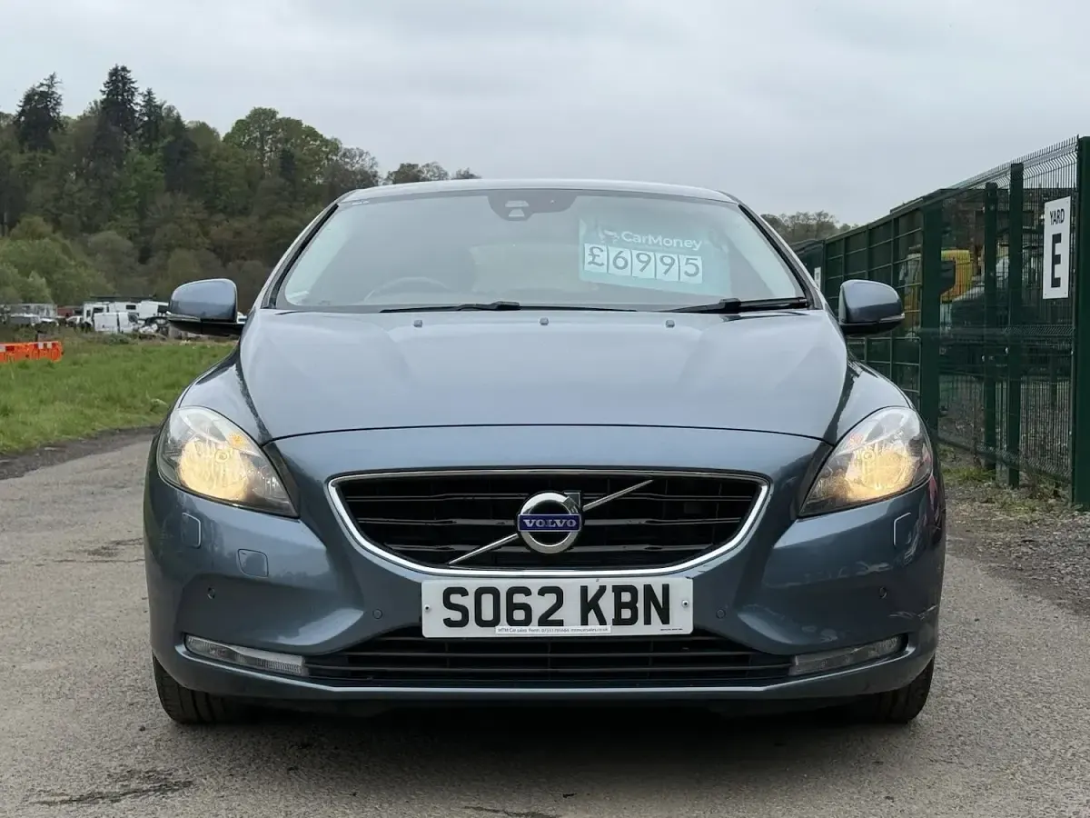 Used Volvo V40 SE 150 HP (110 kW) 2012 Blue Hatchback
