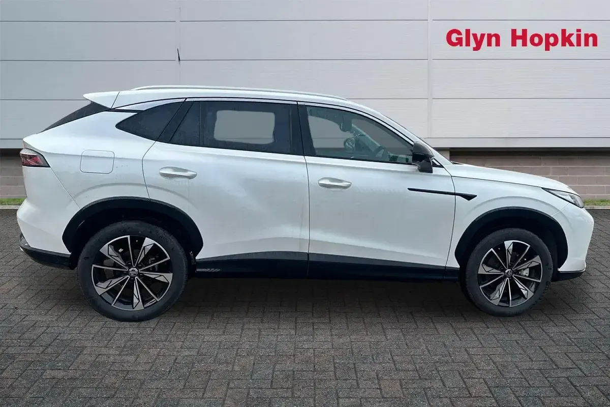 Used MG HS SE 169 HP (124 kW) 2024 White SUV