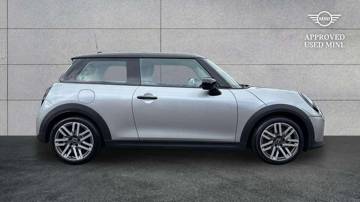 New Mini Cooper Hatch 113 kW (154 HP) 2026 Silver Hatchback