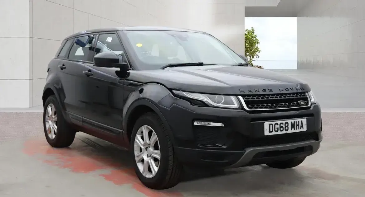 Used Land Rover Range Rover evoque SE 180 HP (132 kW) 2018 Black Estate