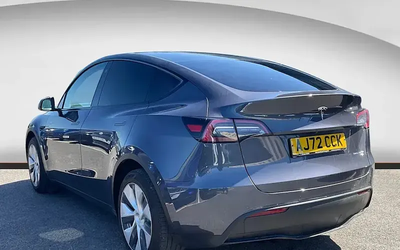 Usado Tesla Model Y Long Range AWD 286 kW (389 HP) 2025 SUV