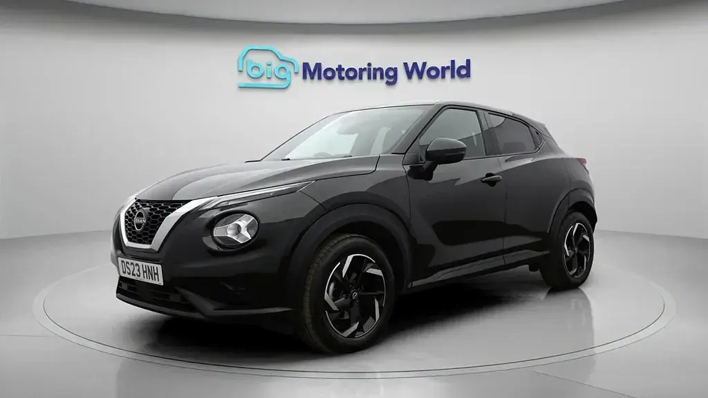 Usado Nissan Juke N-Connecta 114 HP (83 kW) 2023 Preto SUV