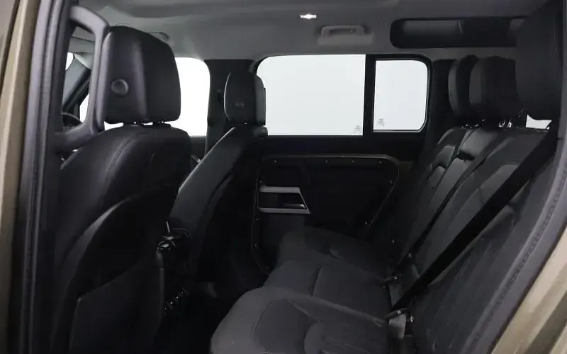 Used Land Rover Defender SE 241 HP (177 kW) 2020 Brown SUV