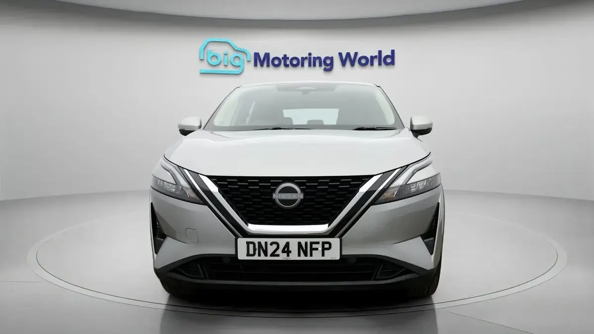 Used Nissan Qashqai Acenta Premium 140 HP (102 kW) 2023 Silver SUV