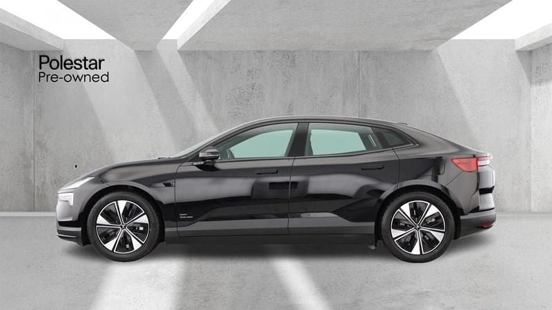 Begagnad Polestar 4 Long Range Single Motor 200 kW (272 HK) 2025 Svart SUV