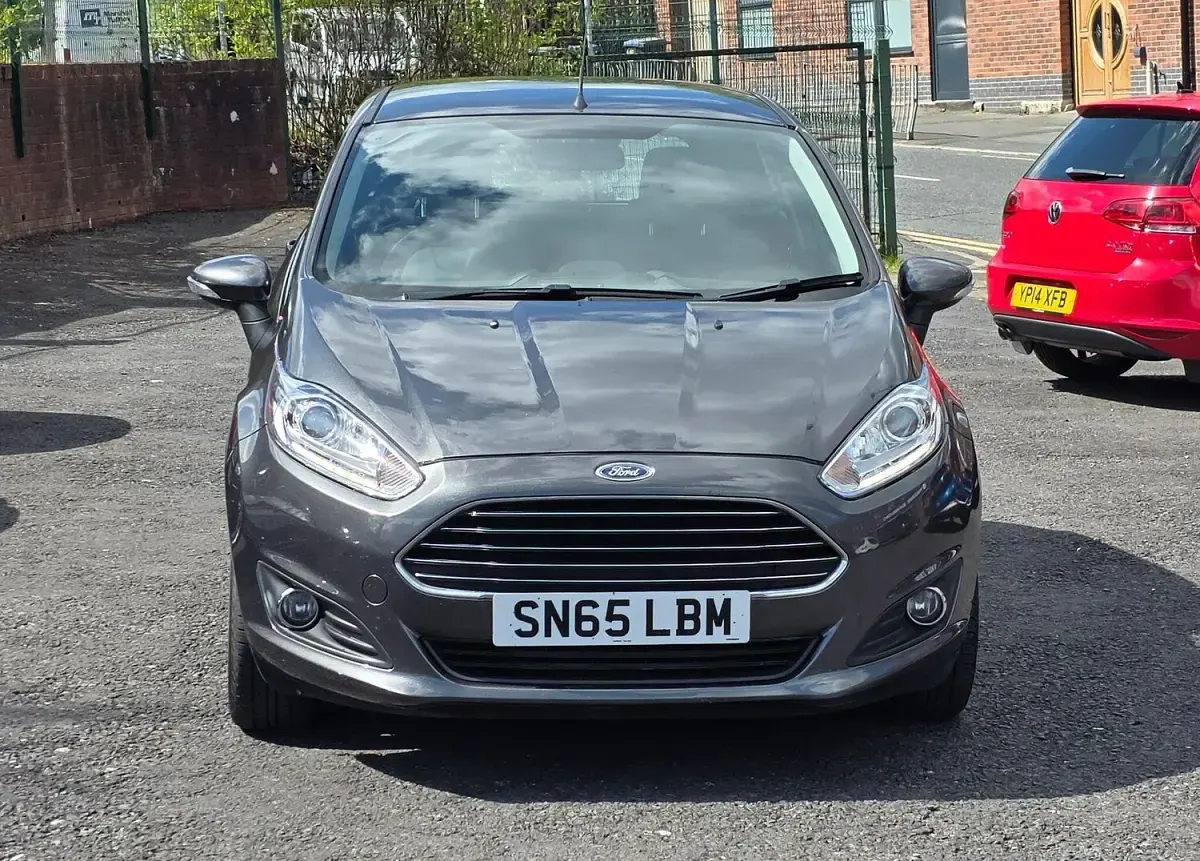 Used Ford Fiesta Zetec 82 HP (60 kW) 2015 Grey Hatchback