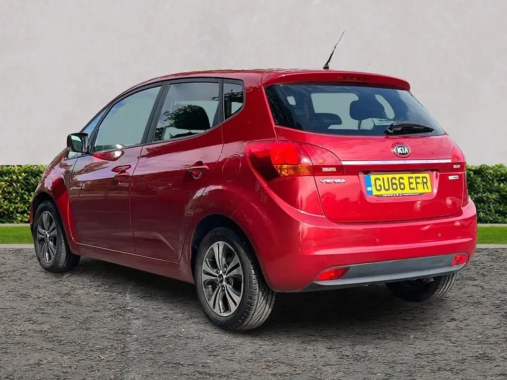 Used Kia Venga 123 HP (90 kW) 2016 Red Hatchback