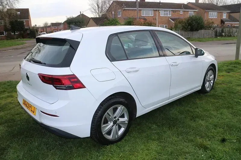 Used VW Golf VIII Life 115 HP (84 kW) 2023 White Hatchback