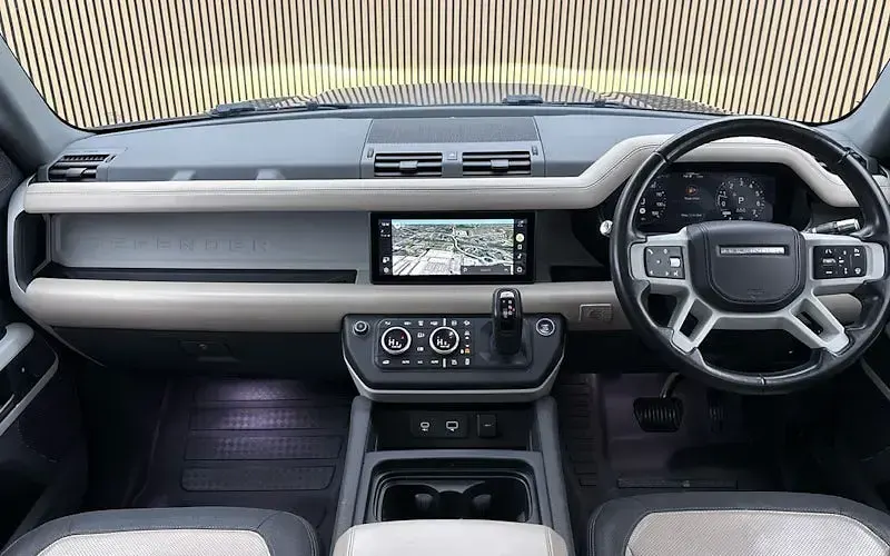Used Land Rover Defender HSE Dynamic 404 HP (297 kW) 2021 Eiger grey SUV