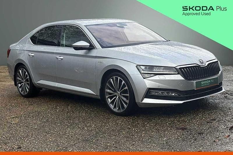 Brilliant silver metallic Used 2019 Skoda Superb LAURIN & KLEMENT Hatchback | £20,900 (A bit pricey) - Image 1/4