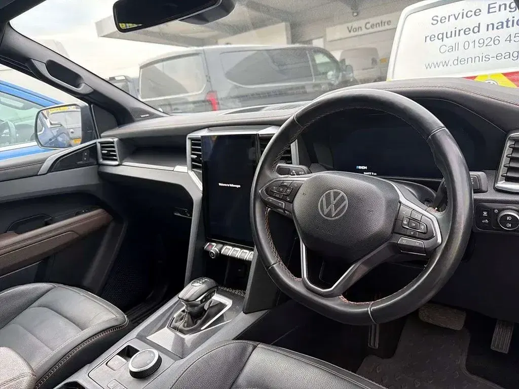 Begagnad VW Amarok PanAmericana 2024 Blå Pickup