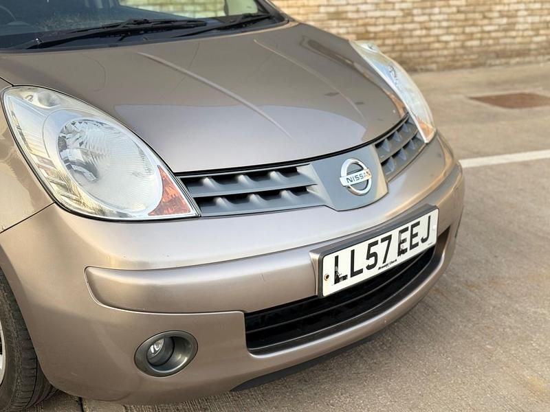 Używany Nissan Note Tekna 110 KM (80 kW) 2008 Beżowy Hatchback