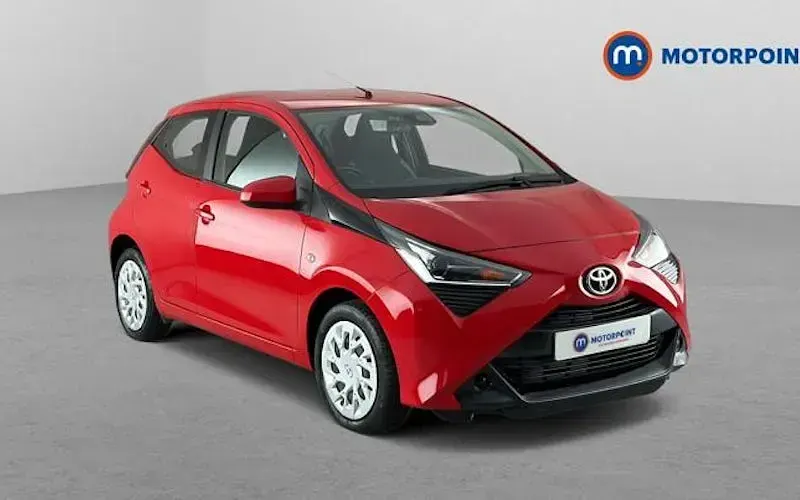 Used Toyota Aygo X-play 72 HP (52 kW) 2021 Hatchback