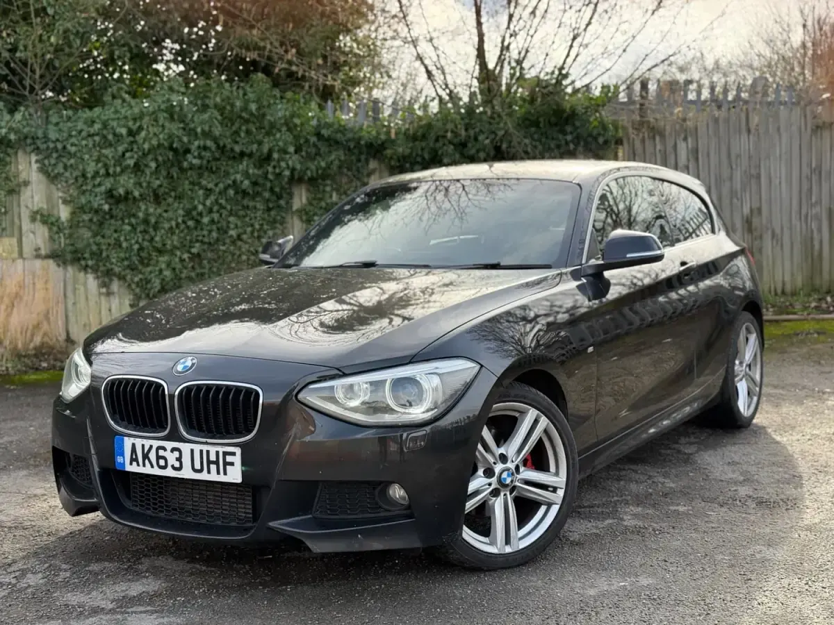 Begagnad BMW 120 M Sport 2013 Svart Halvkombi