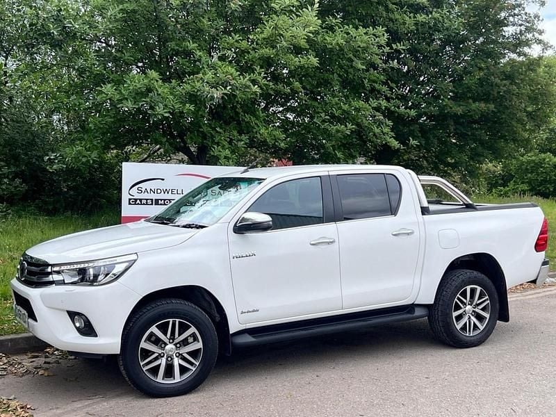 White Used 2018 Toyota HiLux Pickup | £16,475 (Super price) - Image 1/4