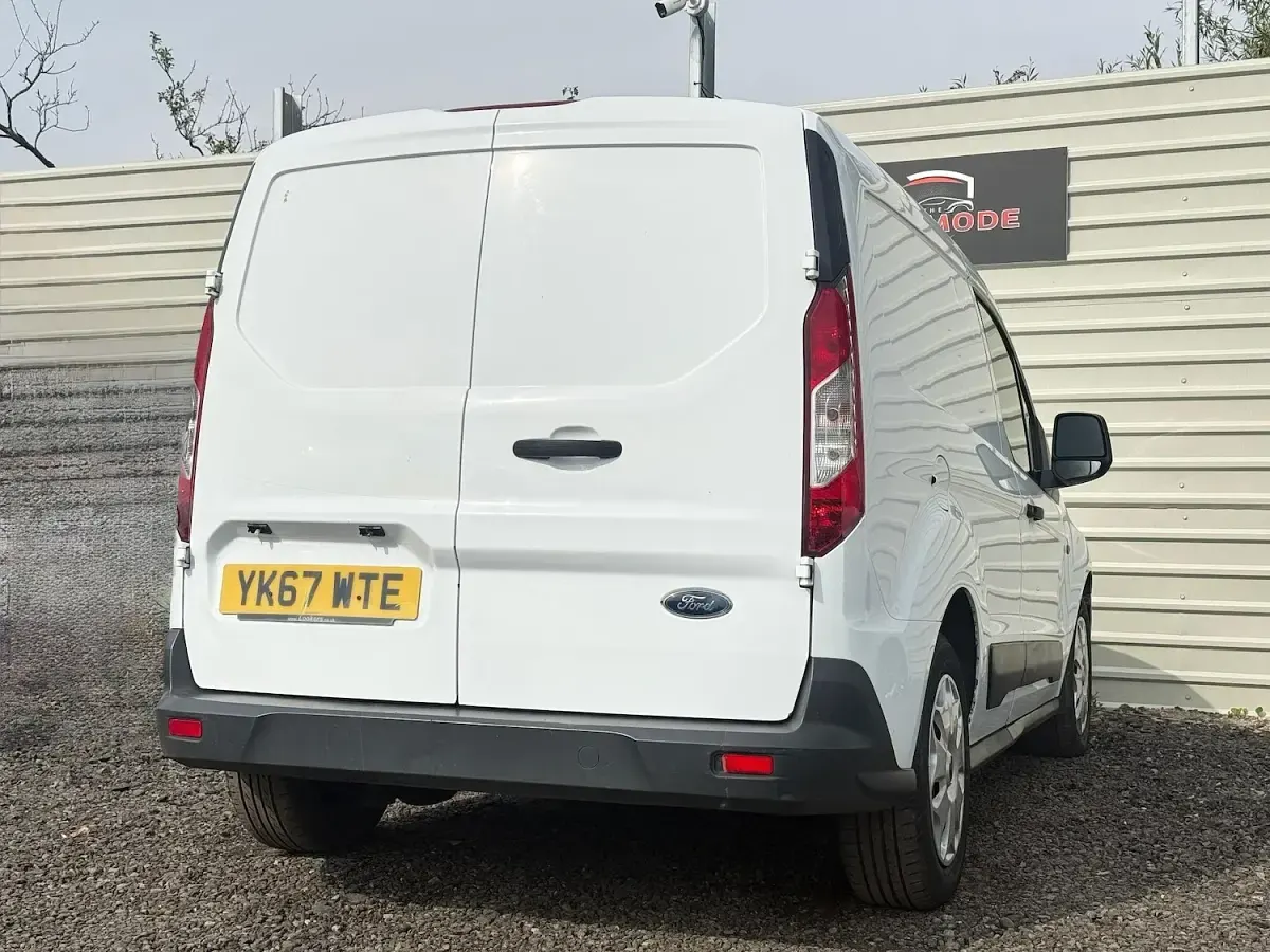 Used Ford Transit Connect Trend 2017 White MPV