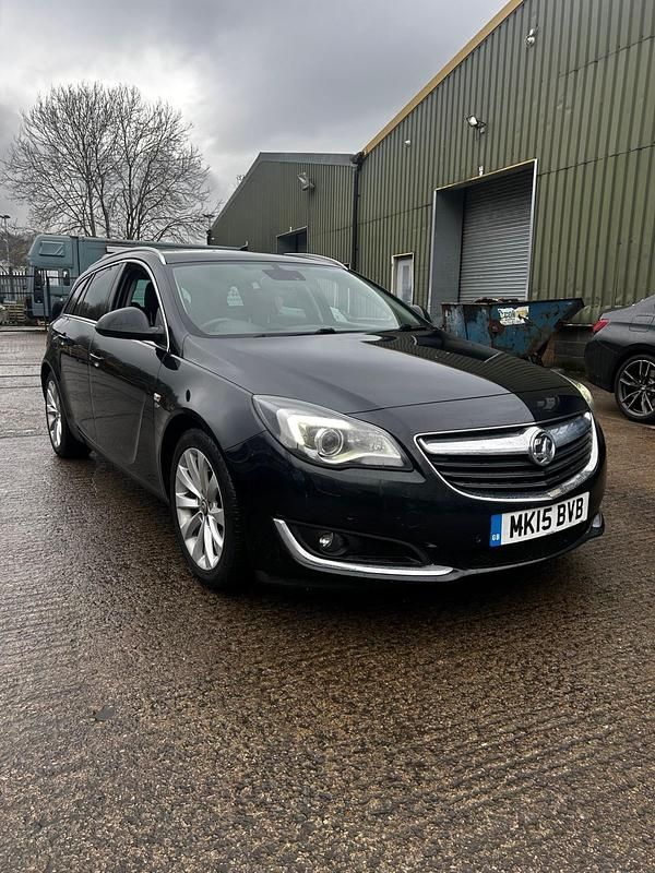 Black Used 2015 Vauxhall Insignia Elite Estate | £2,499 (Fair price) - Image 1/4