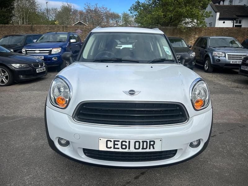 Begagnad Mini ONE 98 HK (72 kW) 2011 Vit Halvkombi