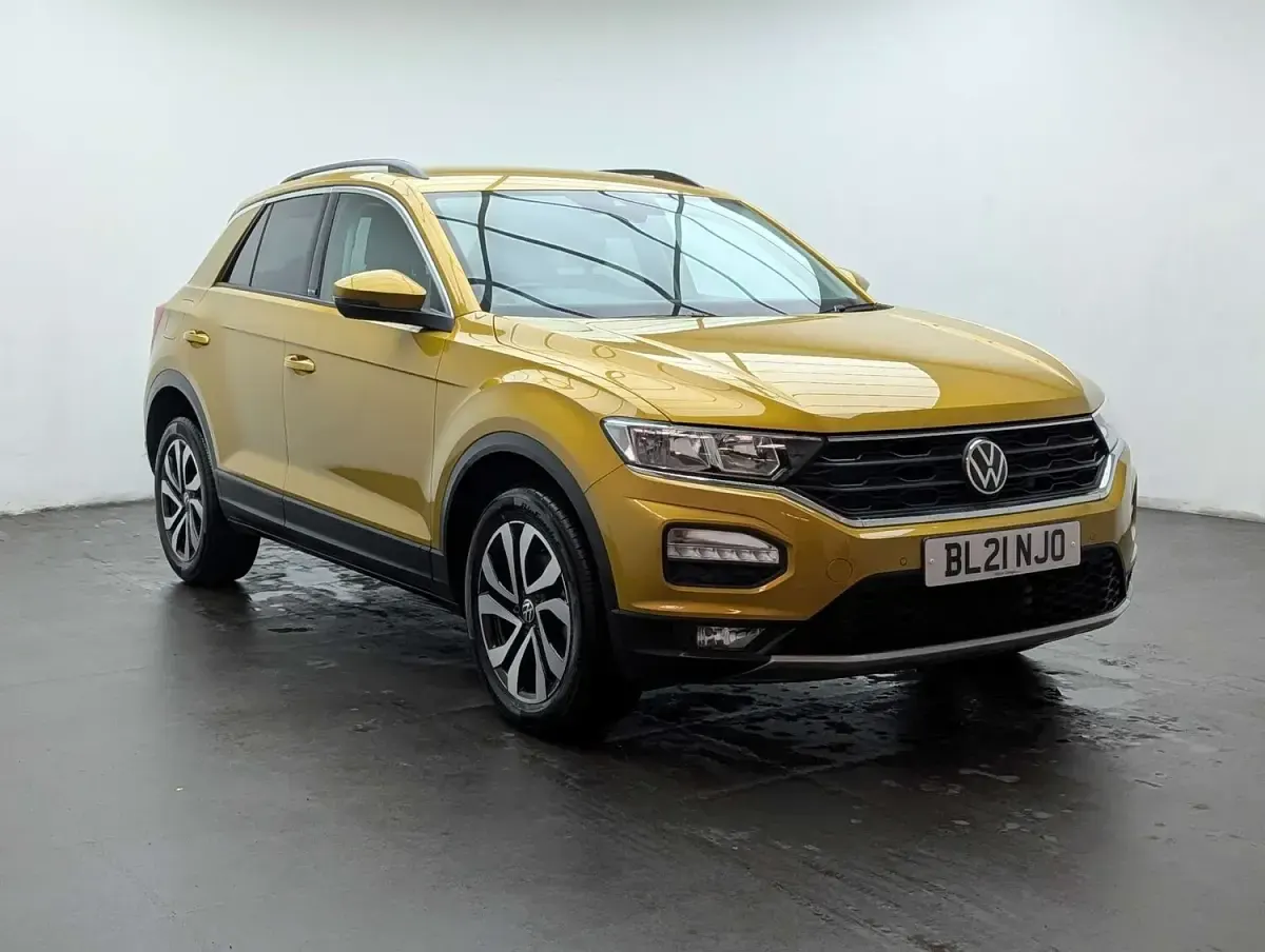 Used VW T-Roc Active 150 HP (110 kW) 2021 Yellow SUV
