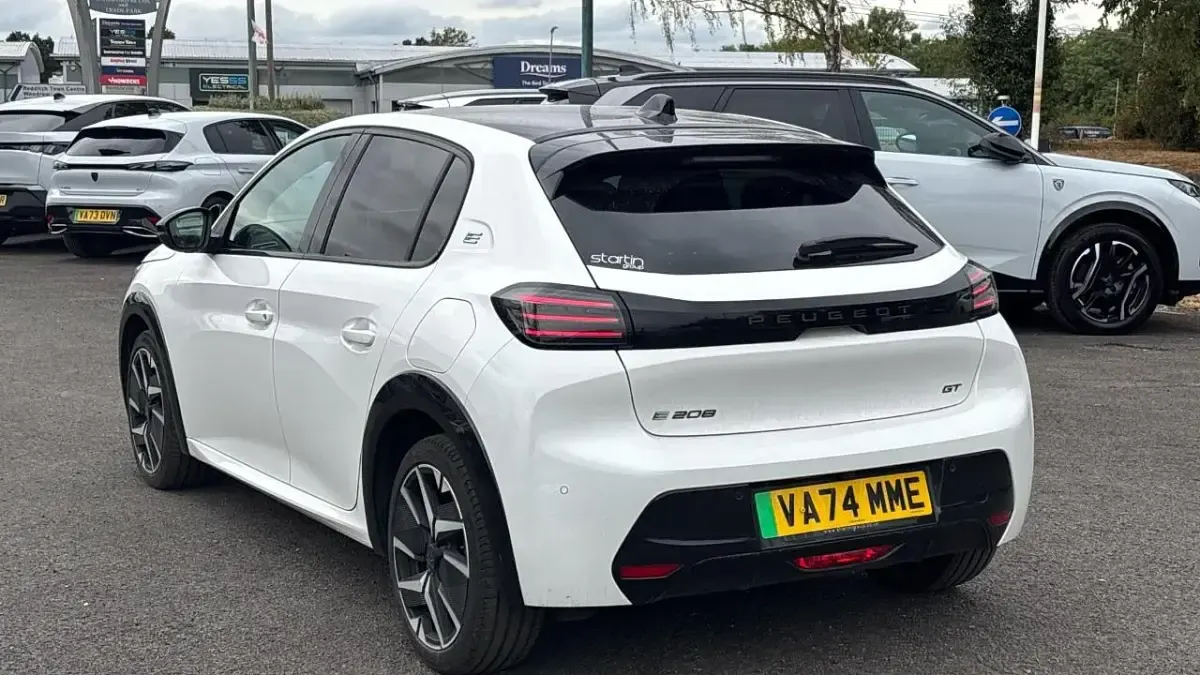 Used Peugeot e-208 GT 113 kW (154 HP) 2025 White Hatchback
