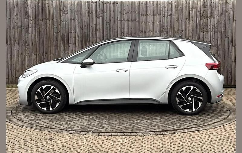 Used VW ID.3 Pro 147 kW (200 HP) 2025 Silver Hatchback
