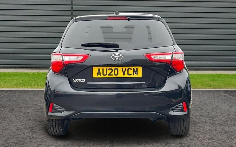 Used Toyota Yaris 111 HP (81 kW) 2019 Black Hatchback