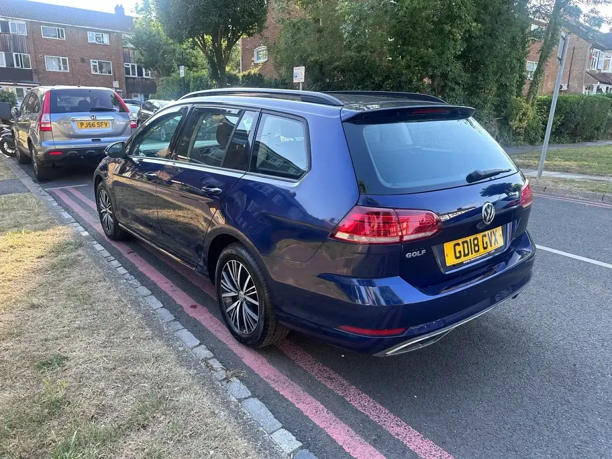 Used VW Golf VII SE 2018 Blue Estate