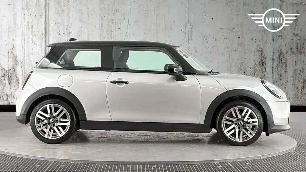Used Mini Cooper Hatch 113 kW (154 HP) 2025 Silver Hatchback