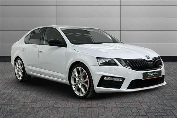 Moon white metallic Used 2018 Skoda Octavia vRS Hatchback | £17,450 (Fair price) - Image 1/4