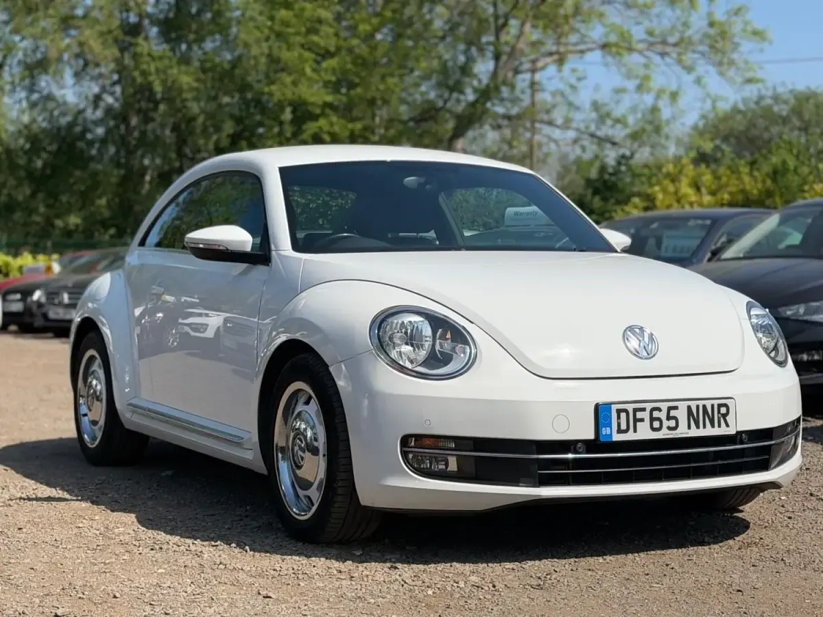 Usado VW Beetle Design 150 HP (110 kW) 2015 Branco Citadino