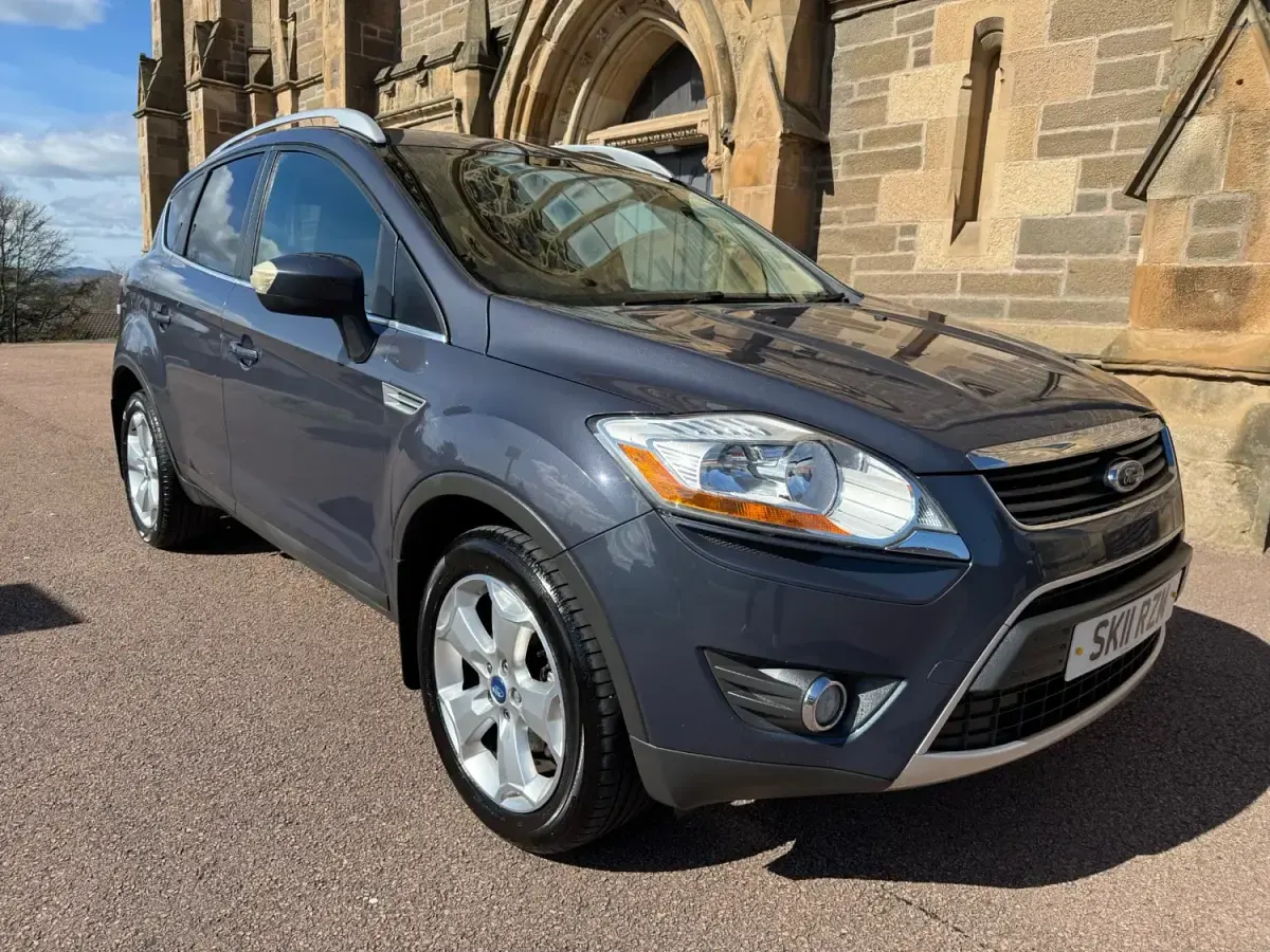 Usado Ford Kuga Titanium 163 CV (119 kW) 2011 Azul SUV